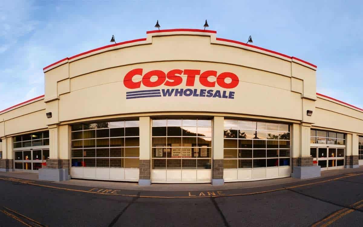 Front area of large building of Costco