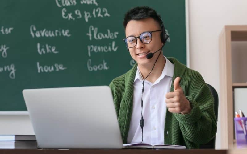 teacher conducting english lesson online